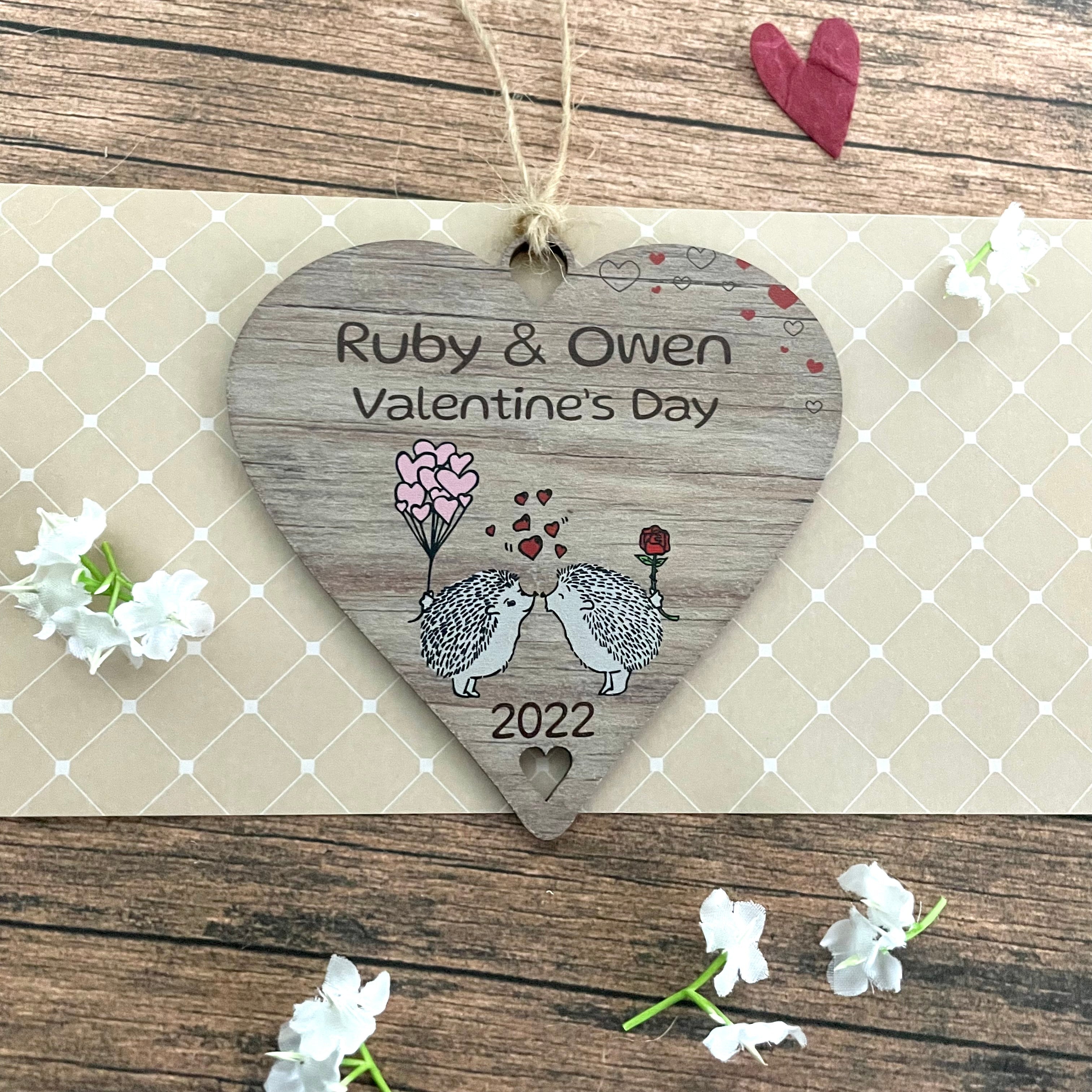 Personalised Couples Name Gift - Cute Hedgehogs Hanging Keepsake - 10cm Heart